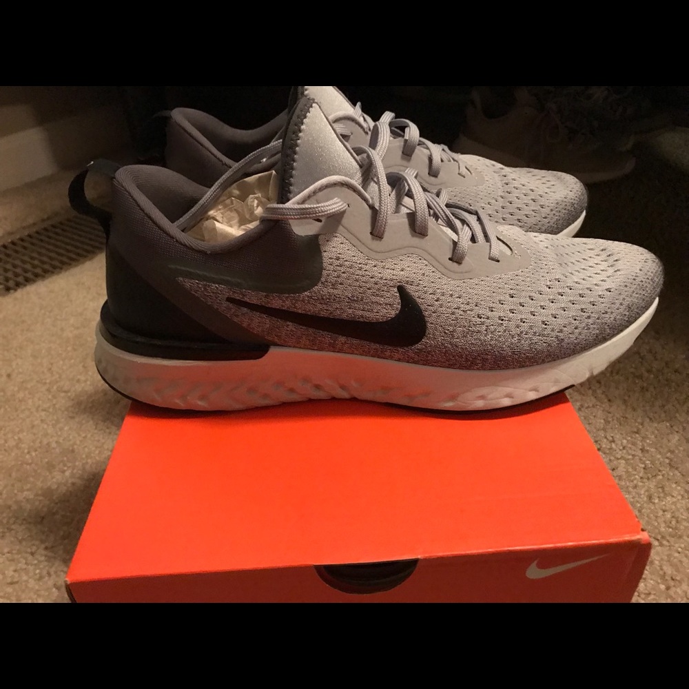 NWT MENS 11.5 NIKE ODYSSEY SHOES